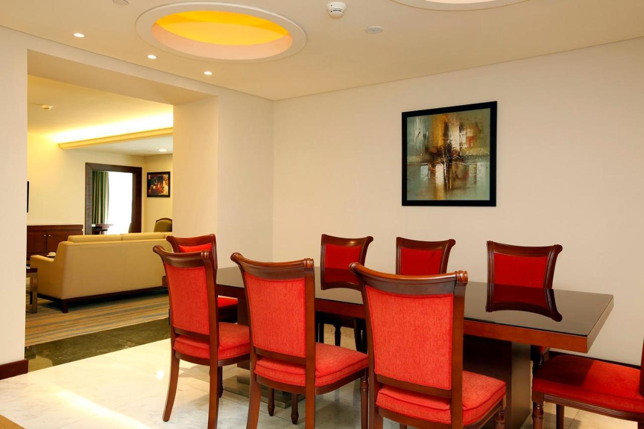 Holiday Inn Olaya By Ihg Riade Exterior foto